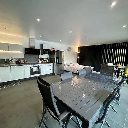 아파트 Charmant Logement Chamarandes-Choignes